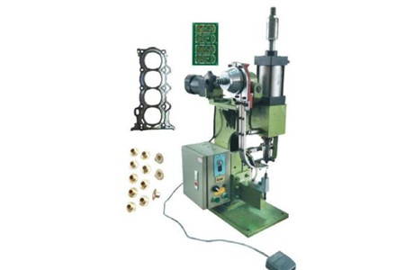 如何用單頭單頭氣液增壓鉚釘機提高生產(chǎn)效率和質量？